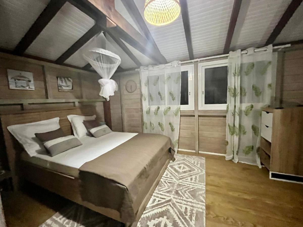 Mahogany Lodge - Oasis Cosy Rivière-Pilote Extérieur photo